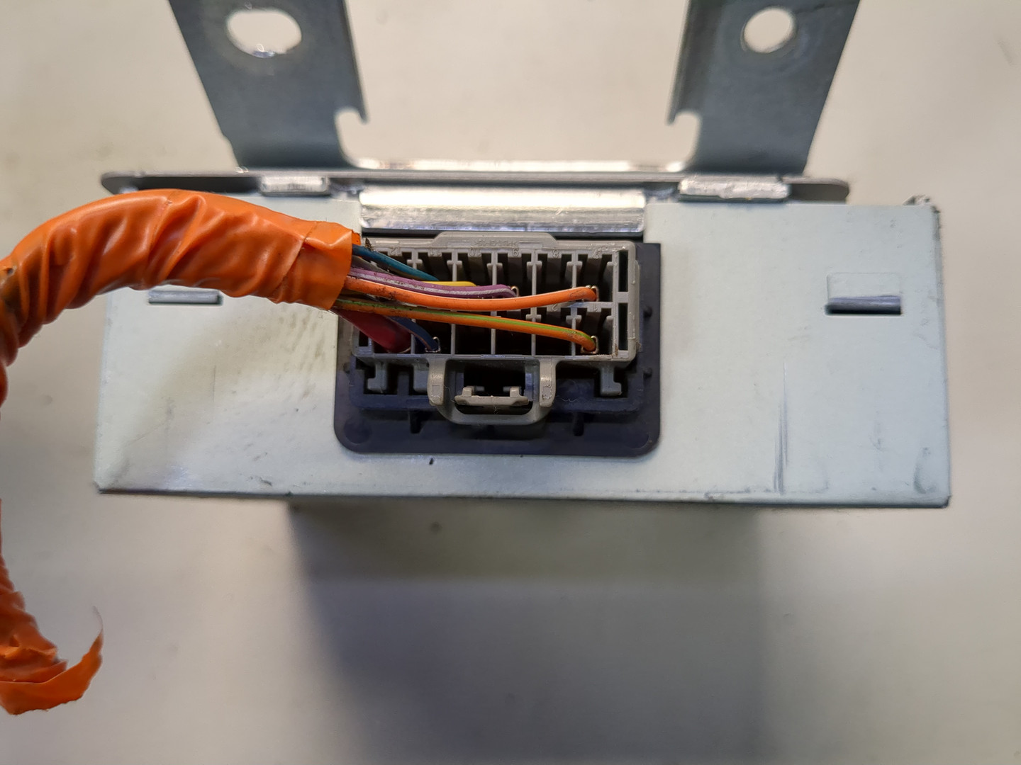 Преобразователь напряжения (адаптер)