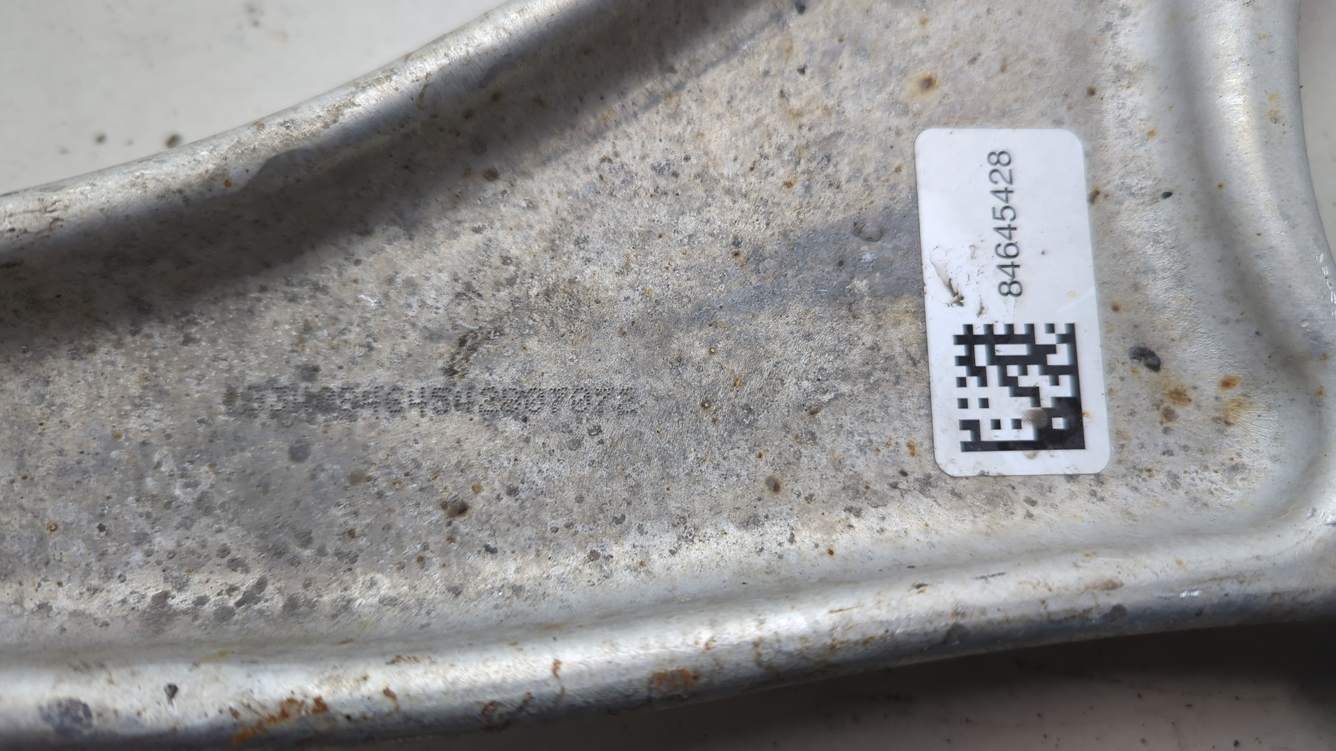 Рычаг передний правый