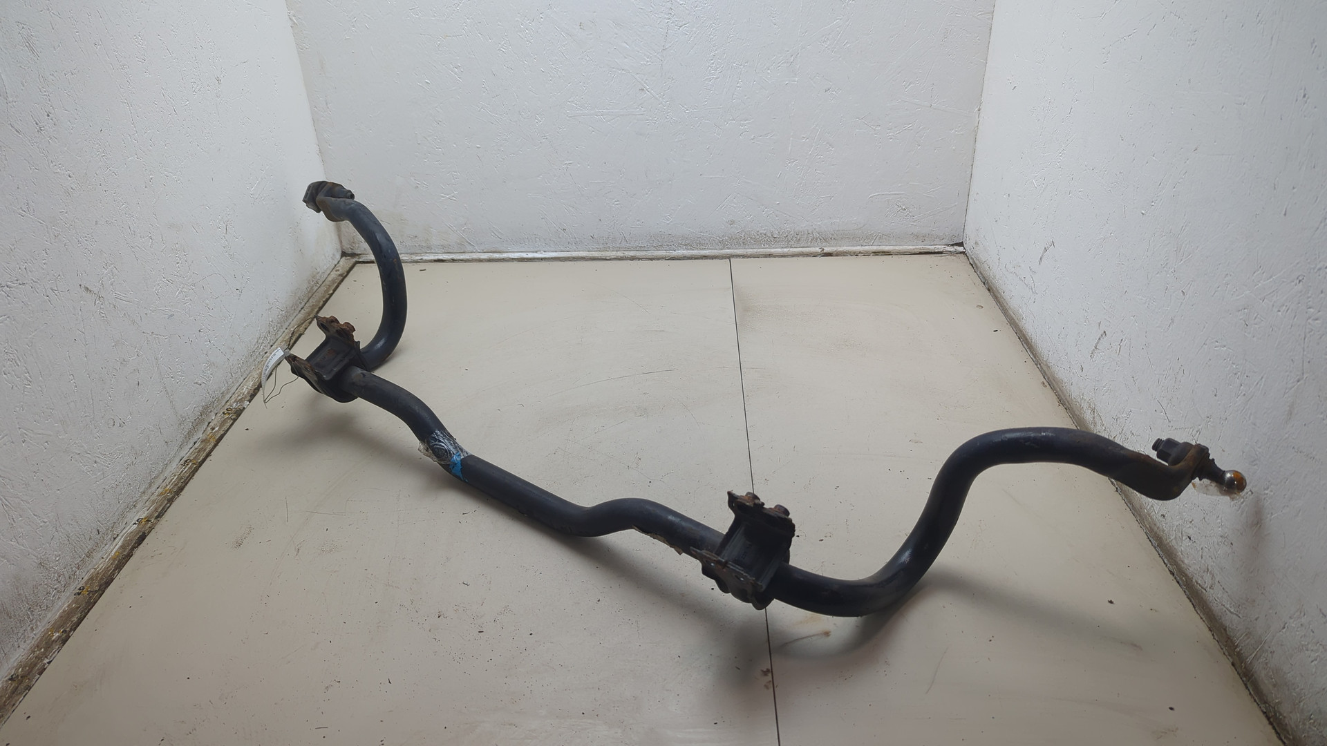 Стабилизатор передний