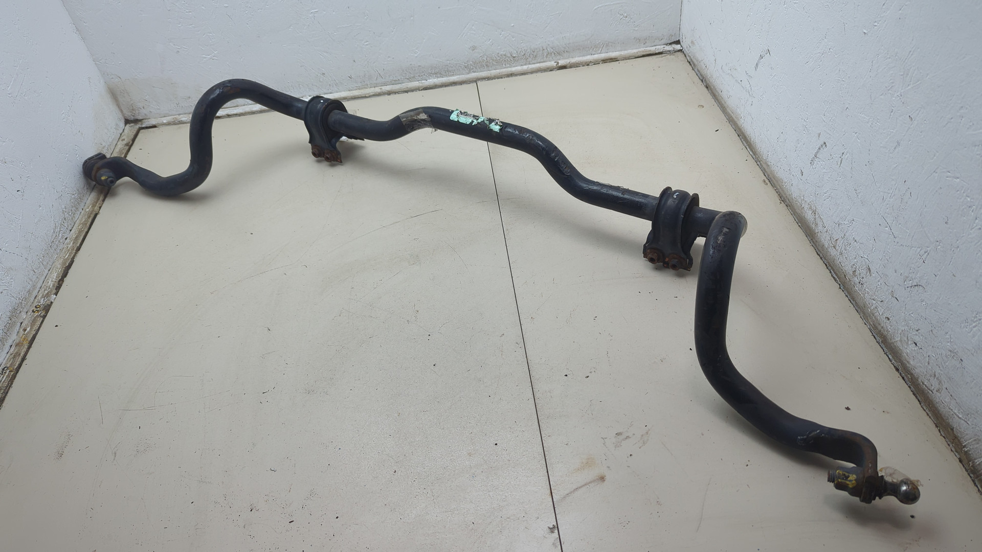 Стабилизатор передний