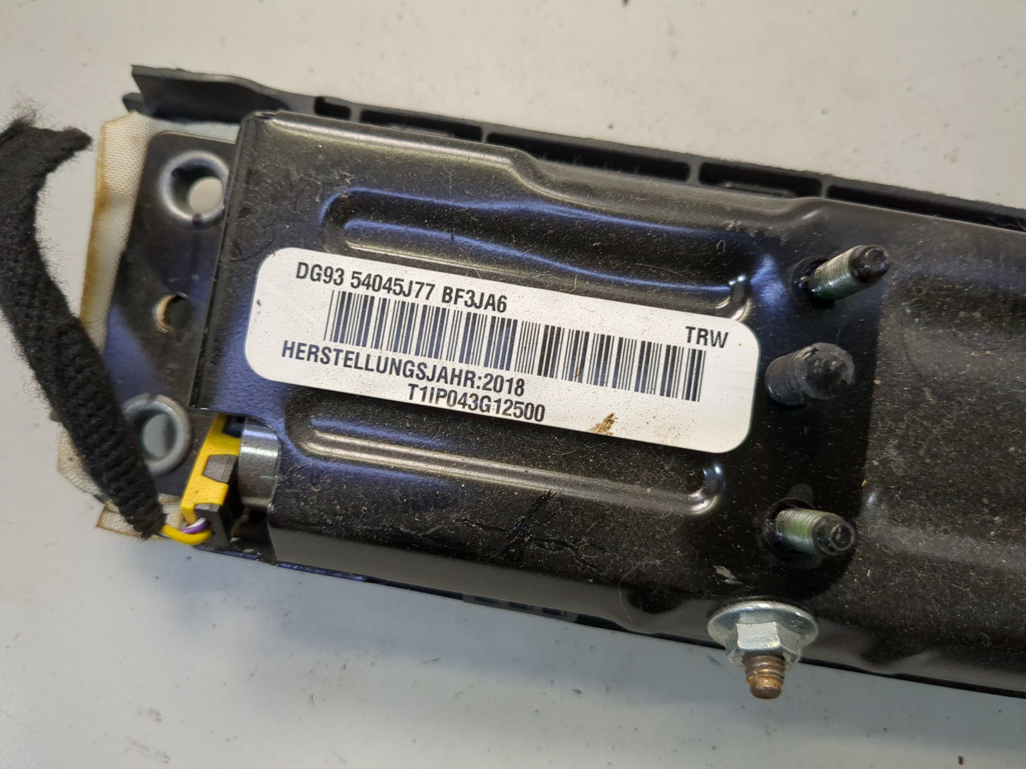 Подушка безопасности нижняя (для колен)