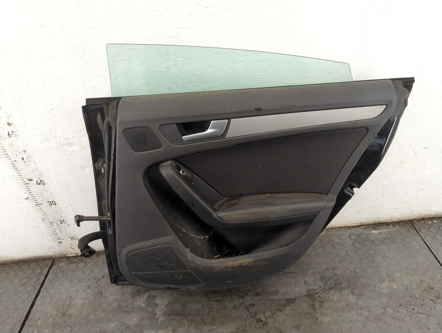 Дверь задняя правая