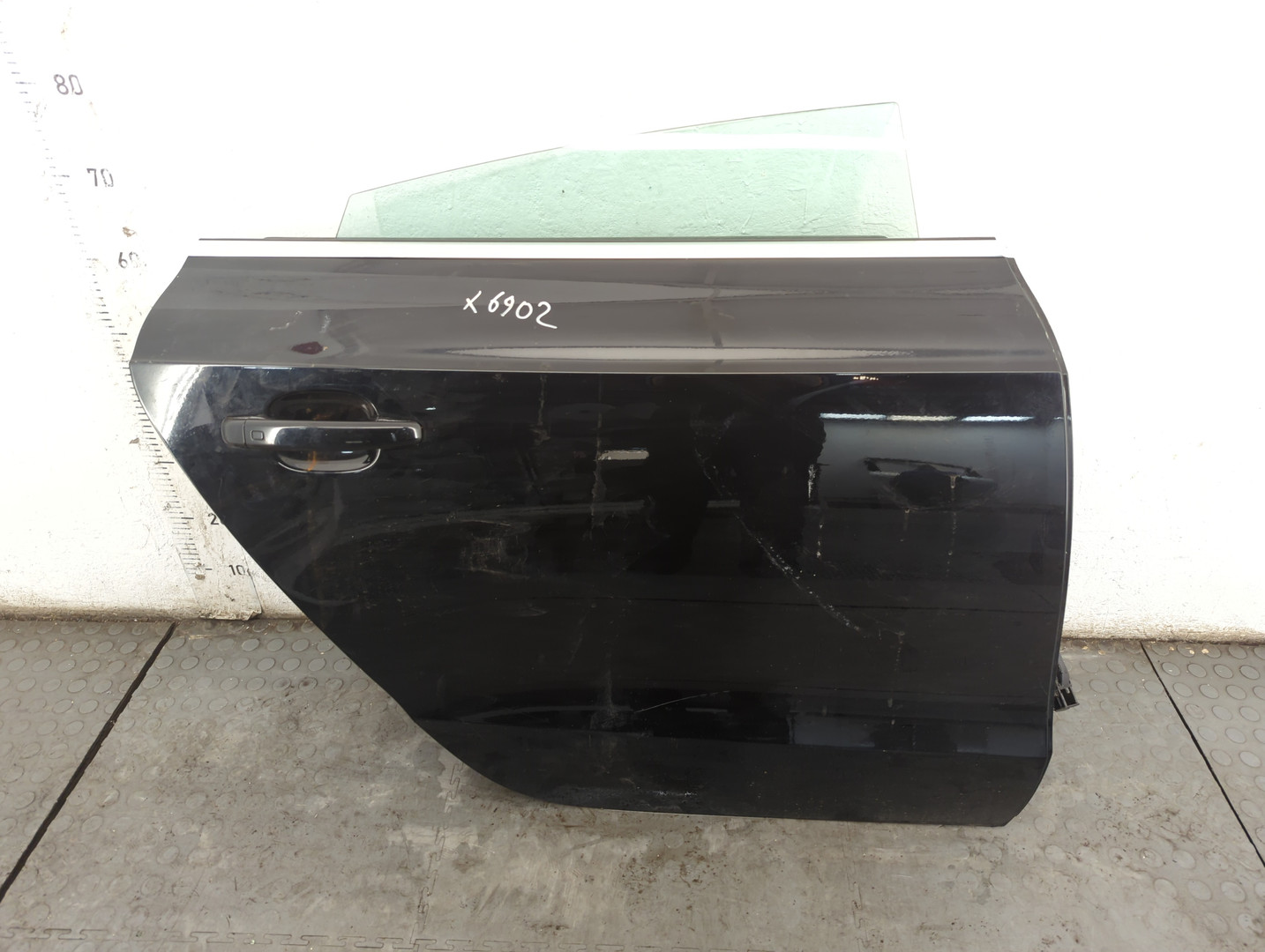 Дверь задняя правая