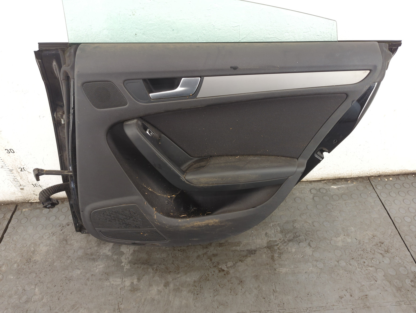 Дверь задняя правая