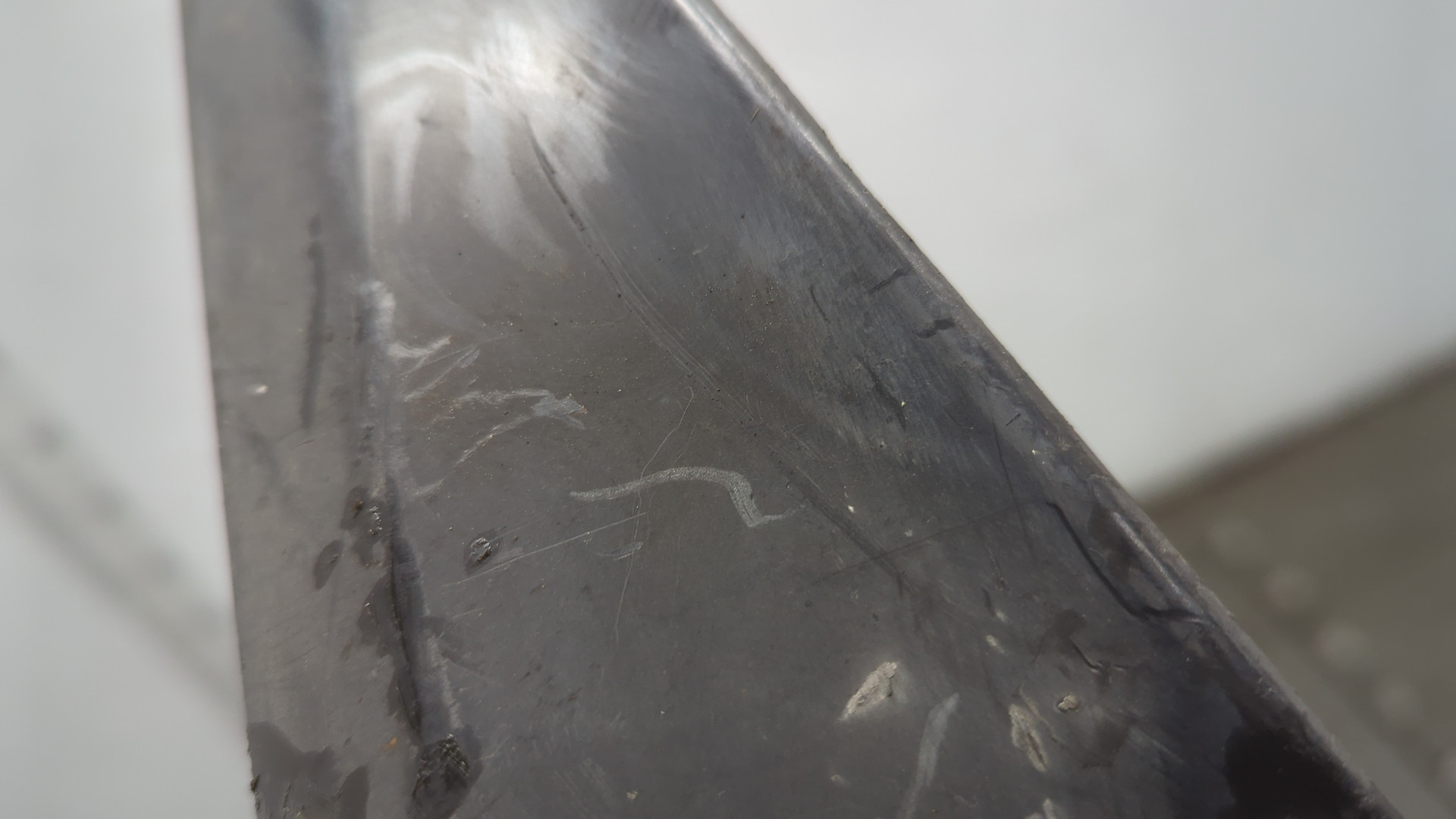 Брызговик передний левый