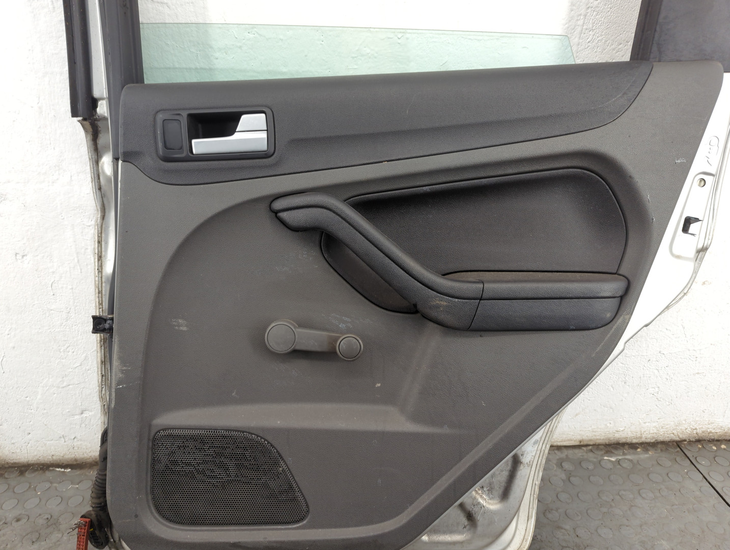 Дверь задняя правая