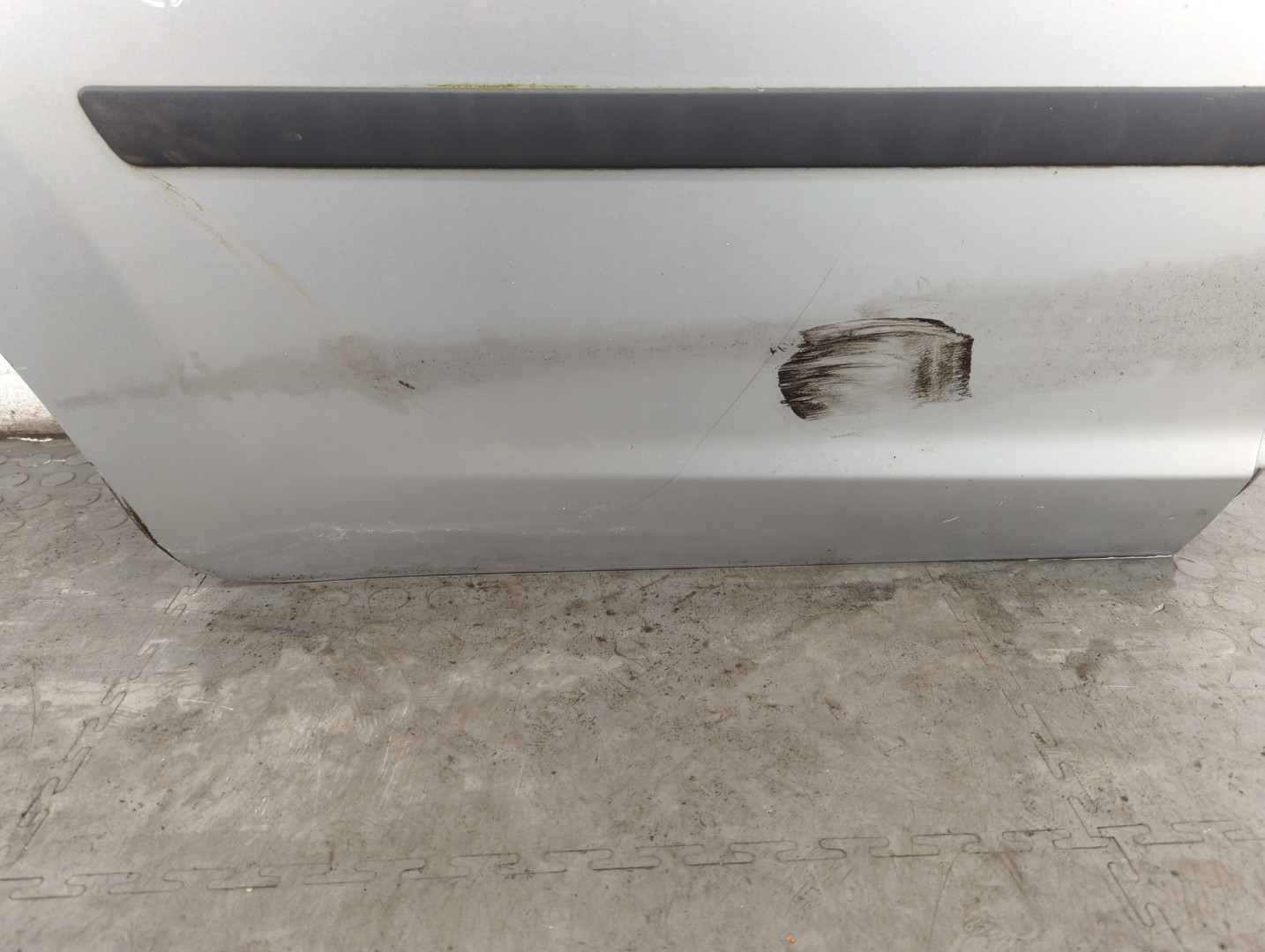 Дверь задняя правая