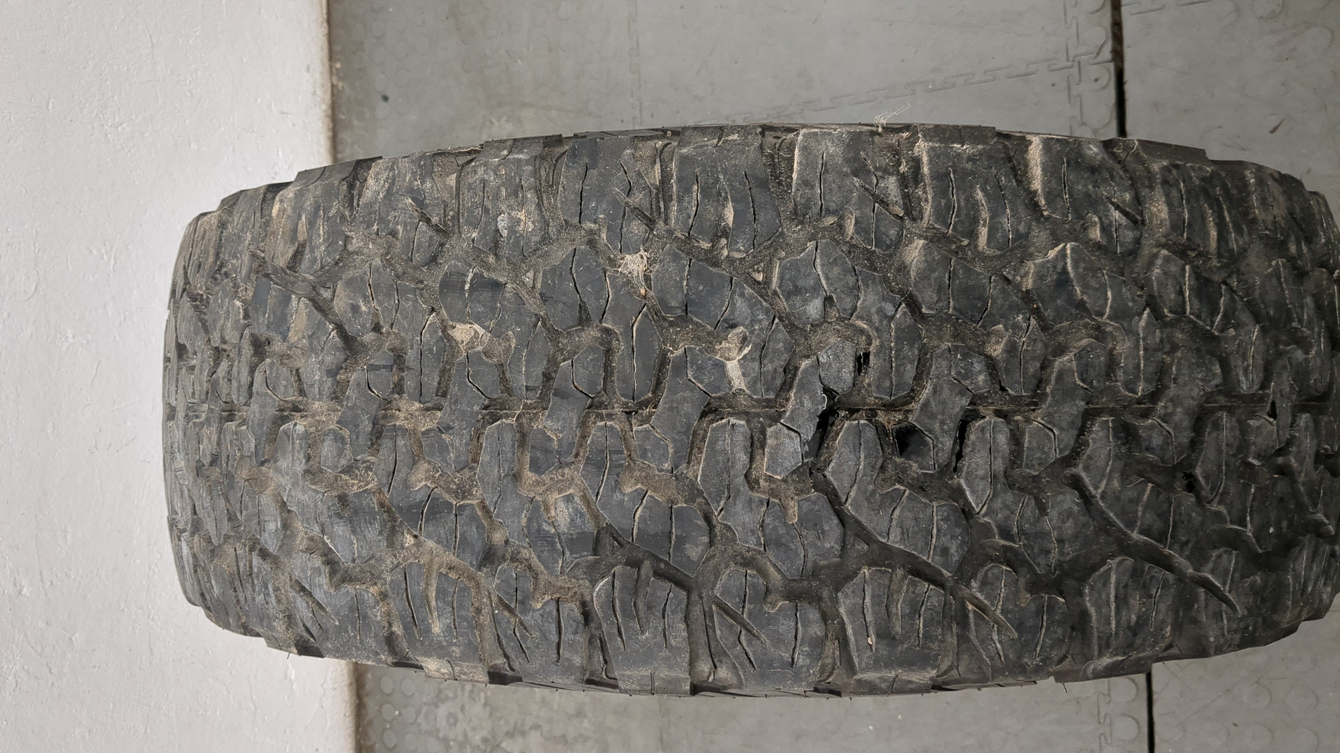 Шины комплект (4 шт.)