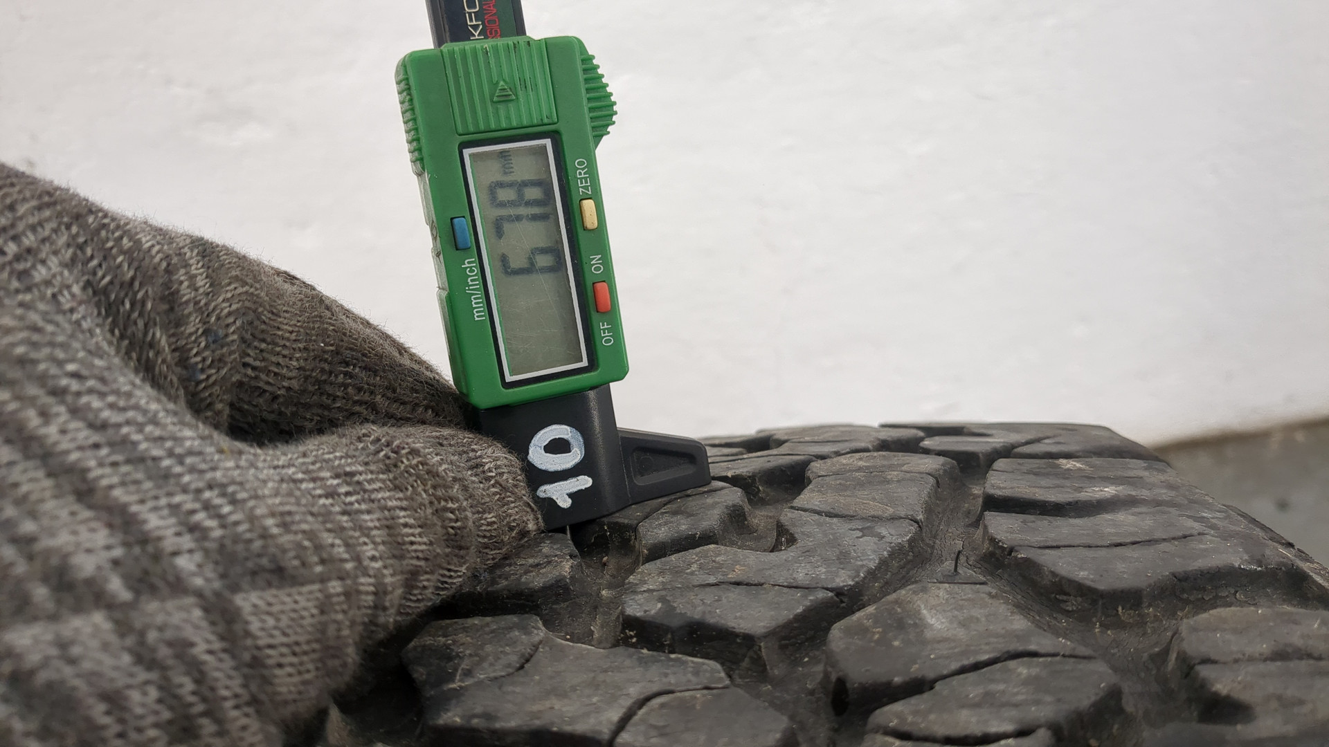 Шины комплект (4 шт.)