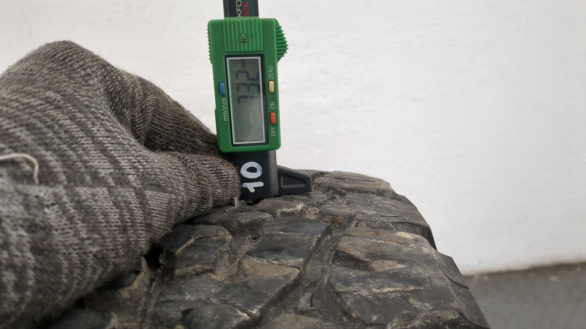 Шины комплект (4 шт.)