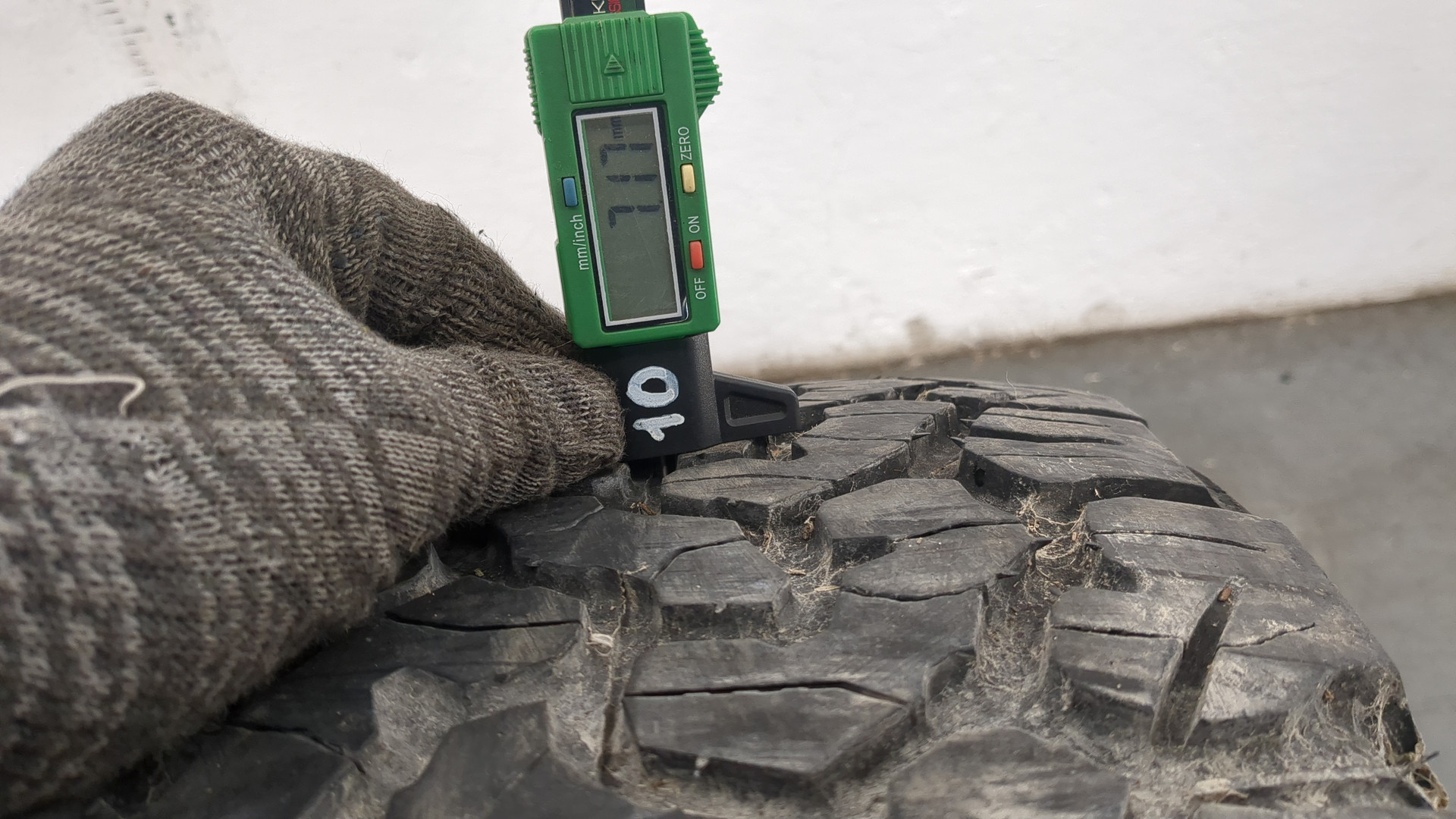 Шины комплект (4 шт.)