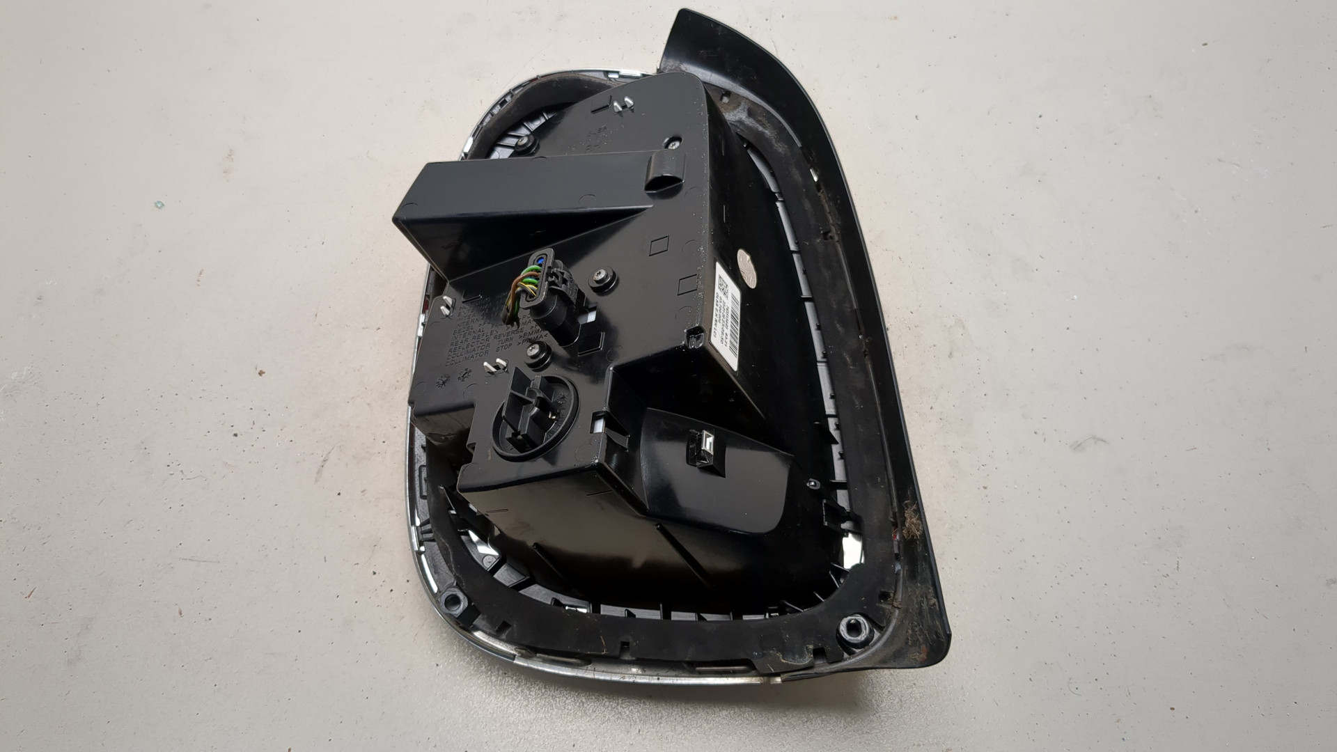 Фонарь задний правый