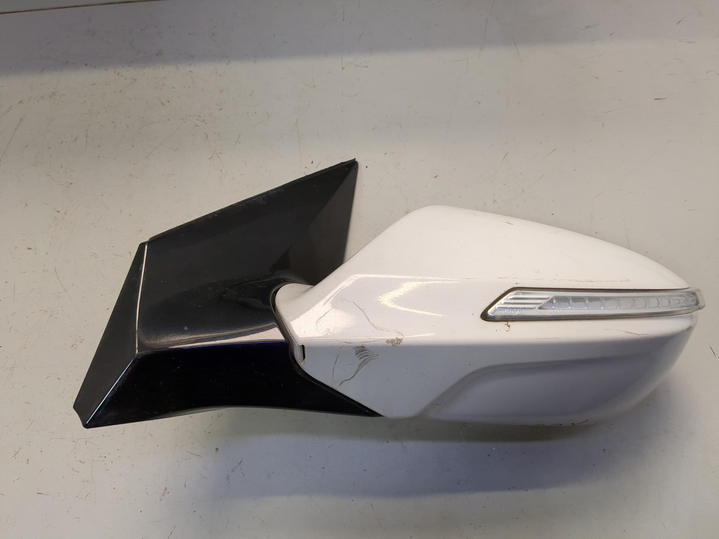 Зеркало левое электрическое