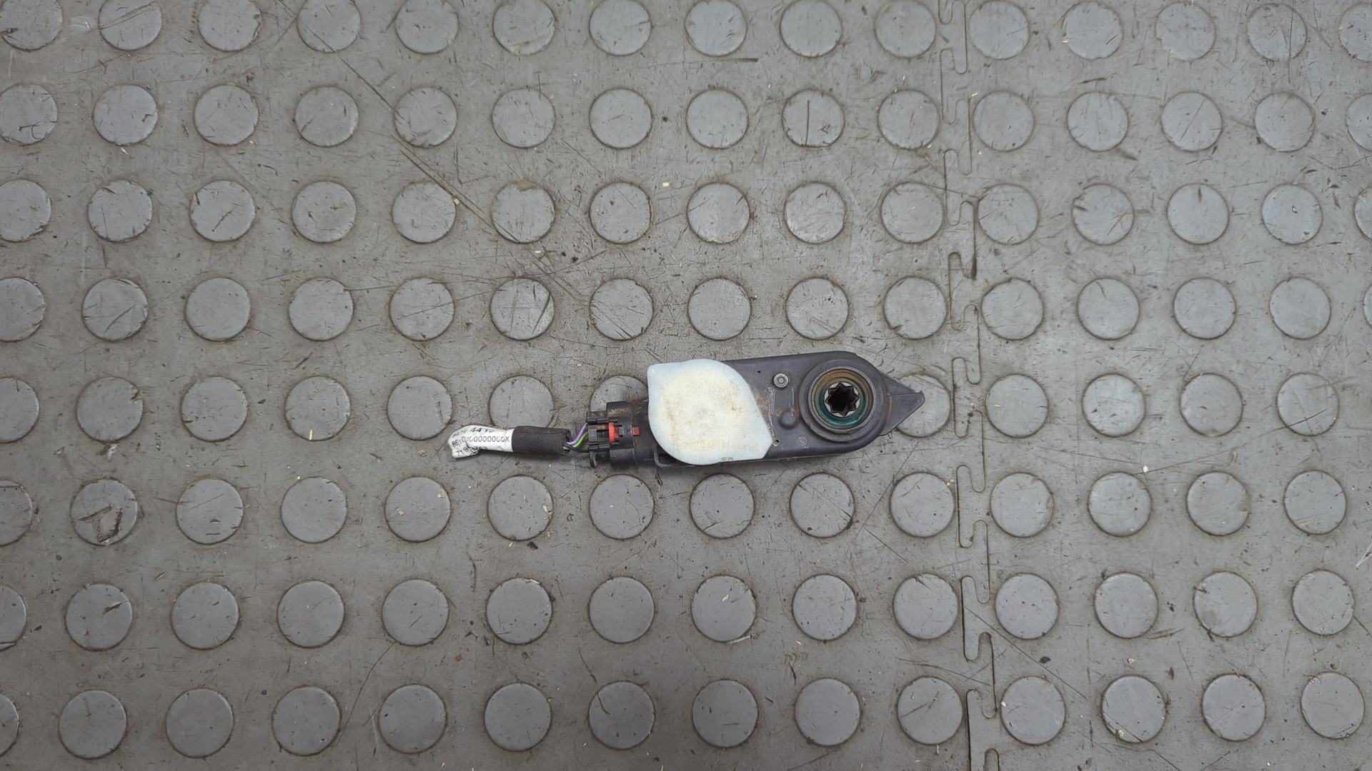 Моторчик заслонки решетки радиатора