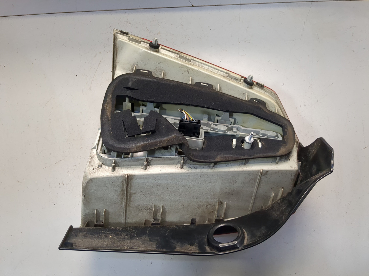 Фонарь задний правый