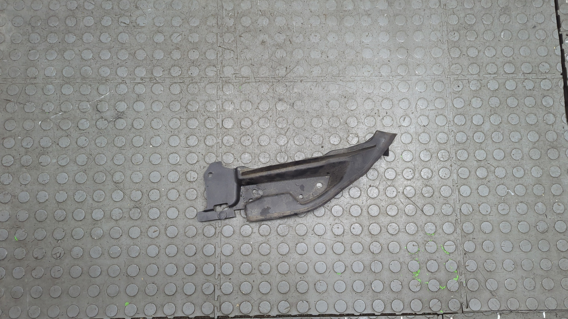 Решетка стеклоочистителей (Жабо)