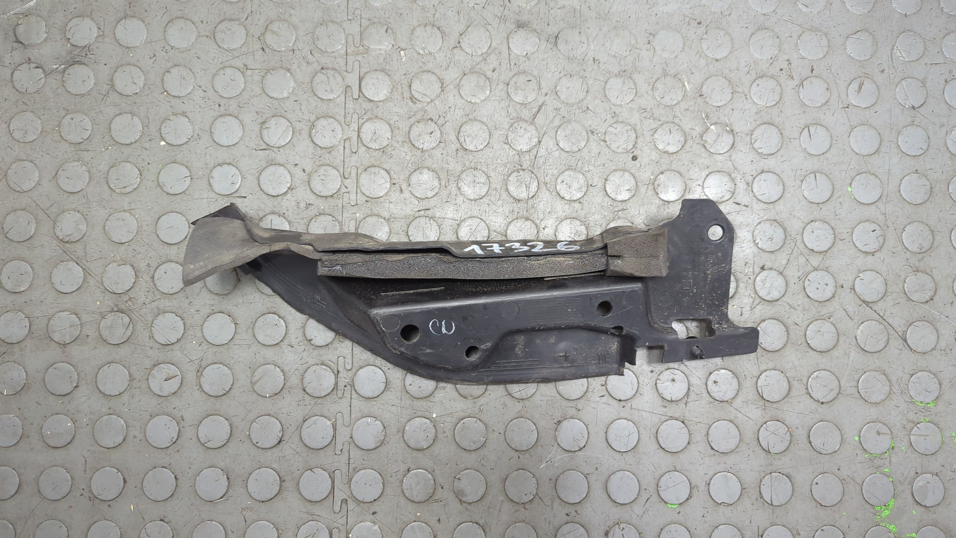 Решетка стеклоочистителей (Жабо)