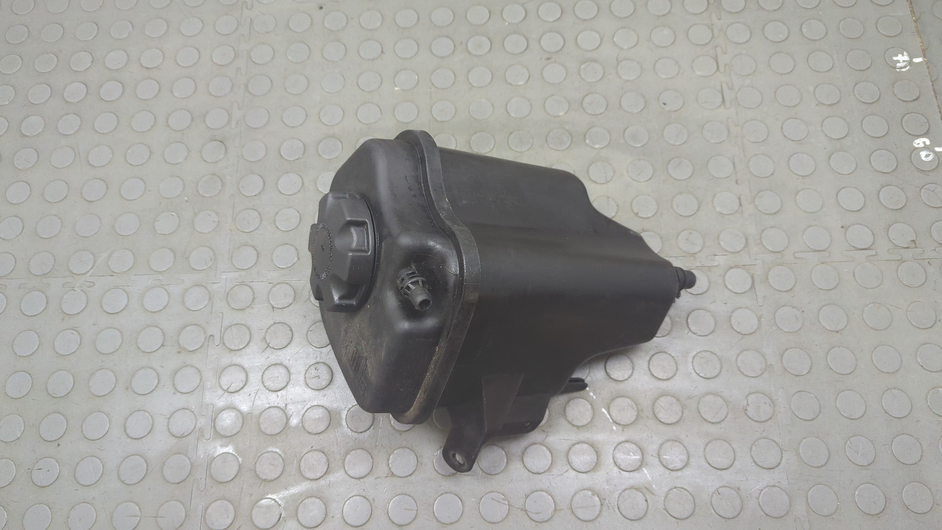 Бачок расширительный