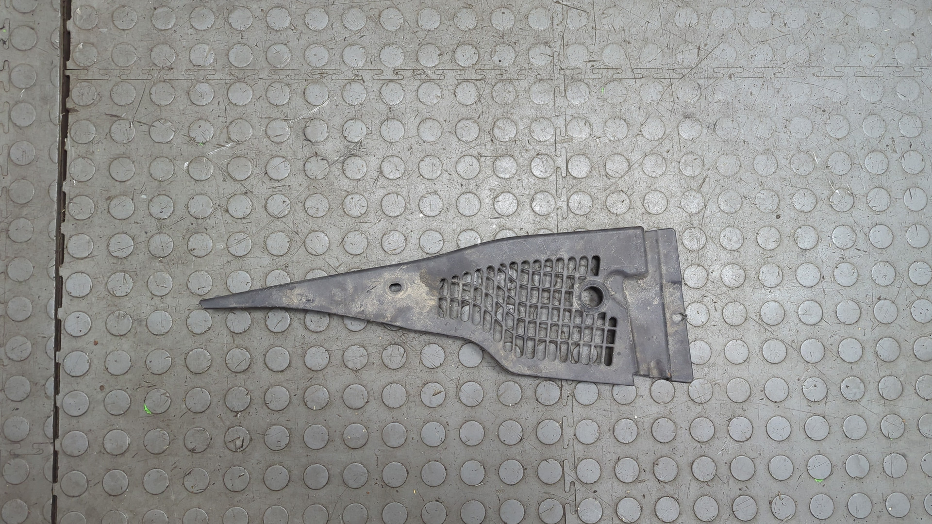 Решетка стеклоочистителей (Жабо)