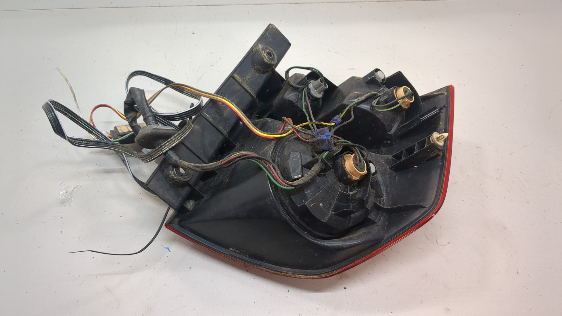 Фонарь задний левый