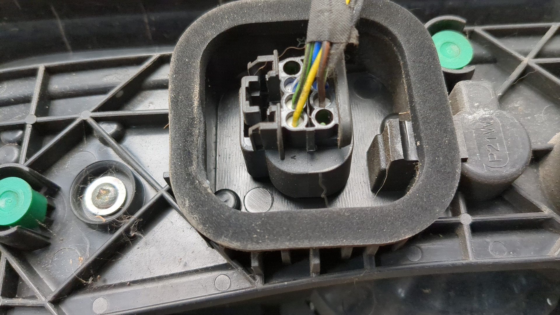 Фонарь задний левый