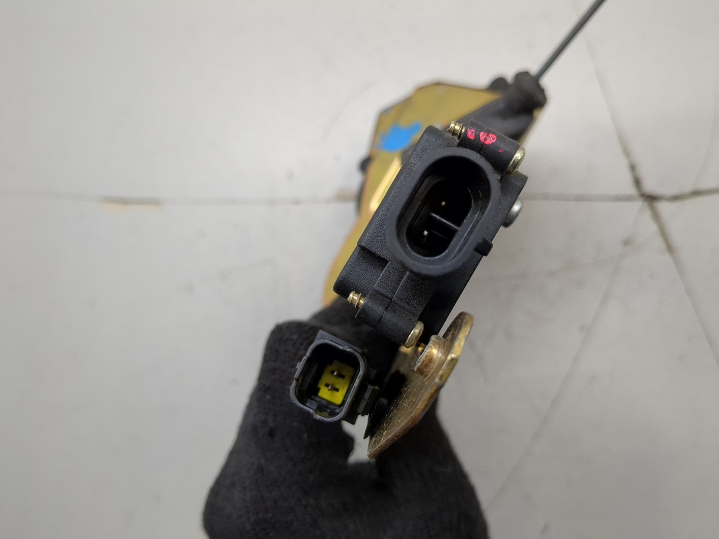 Замок двери сдвижной