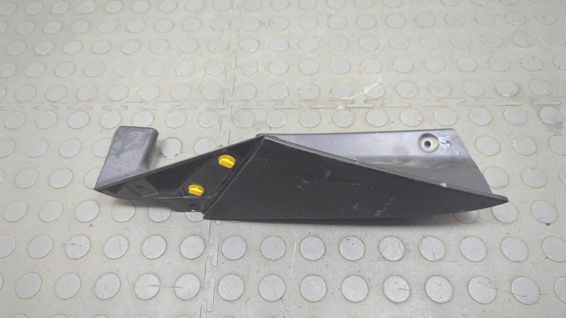 Накладка заднего крыла левого