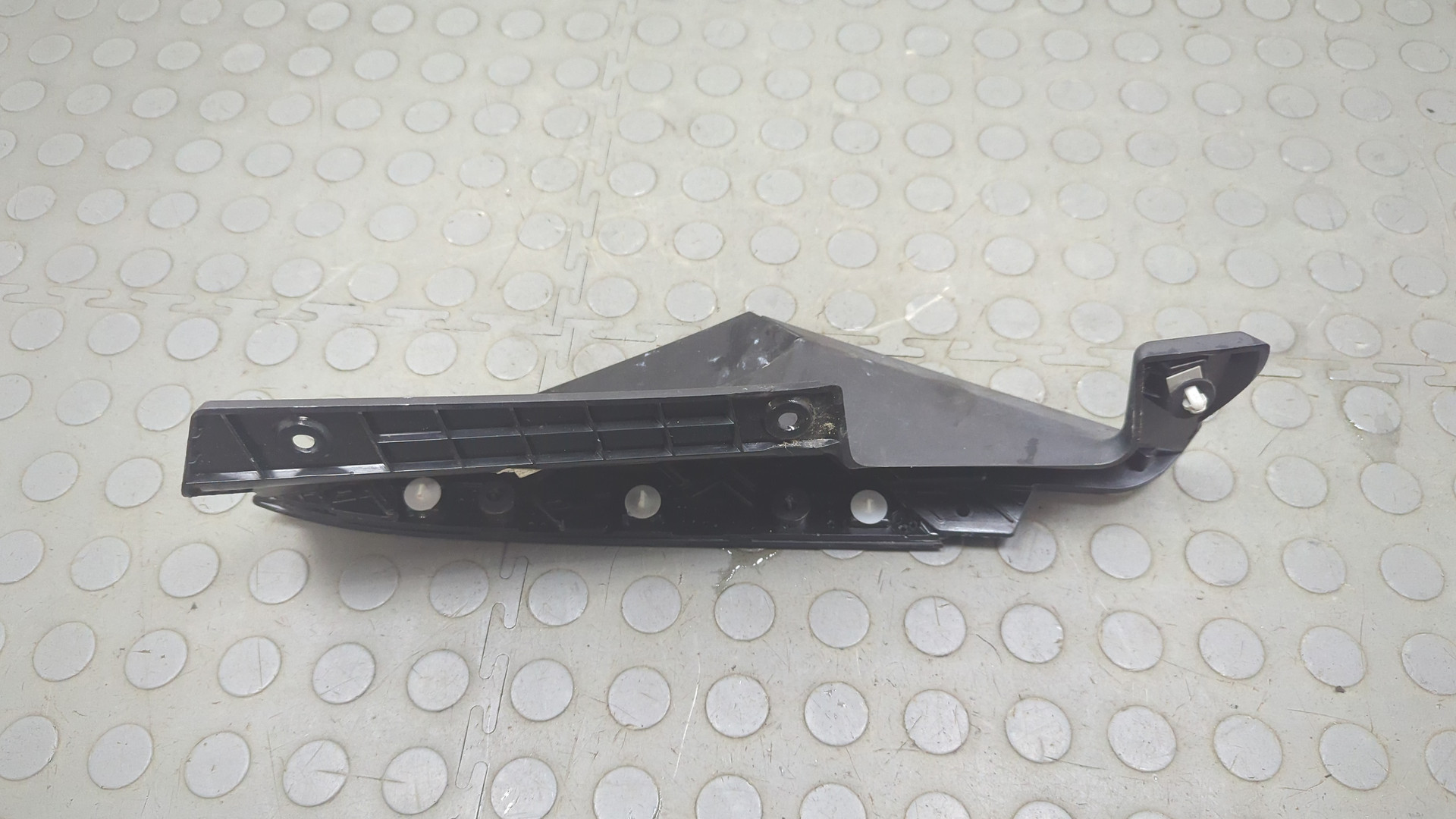 Накладка заднего крыла левого