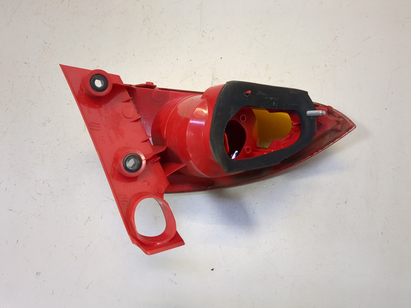 Фонарь задний правый