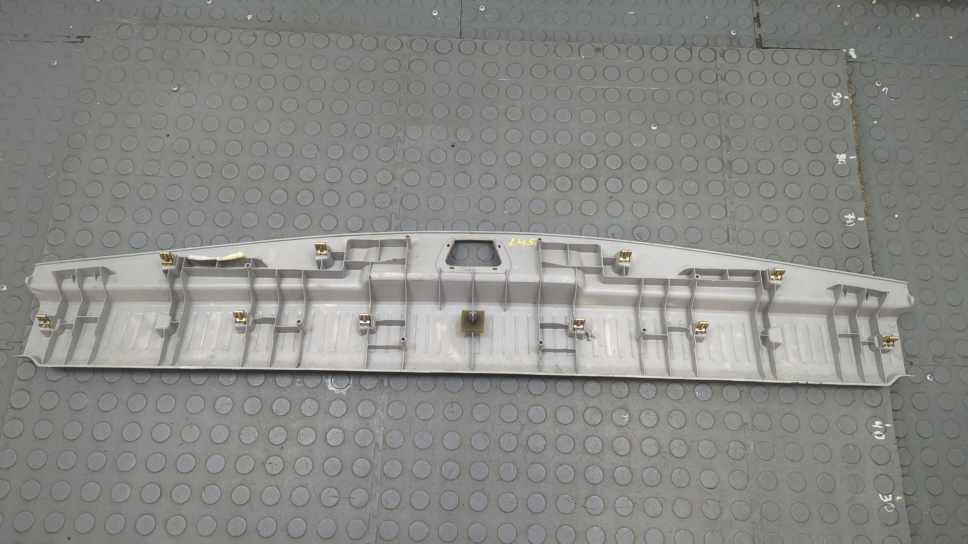 Обшивка багажника