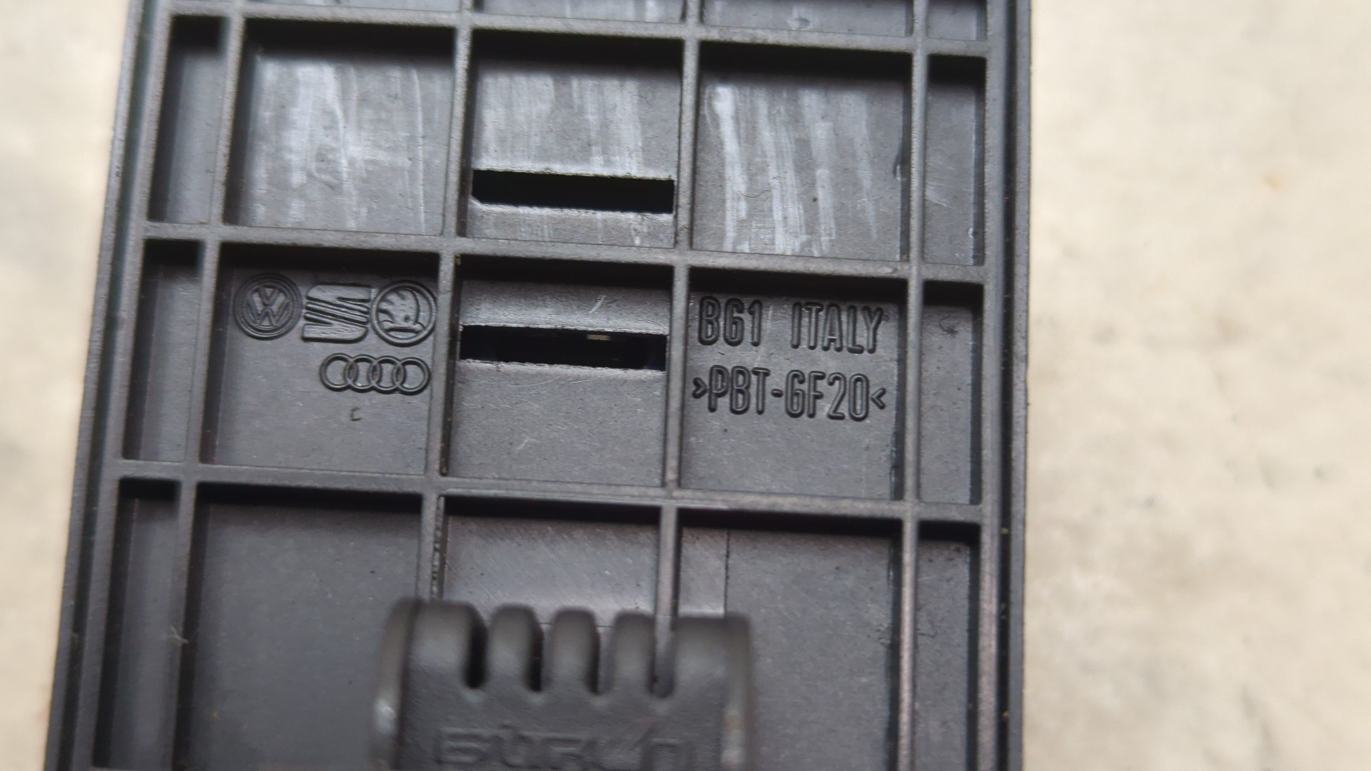 Кнопка стеклоподъемника