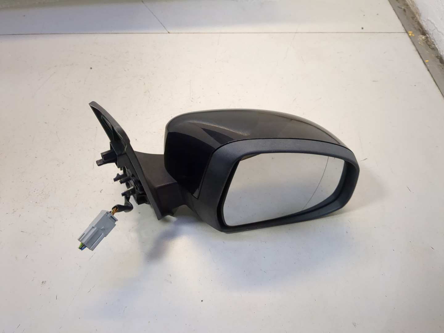 Зеркало правое электрическое