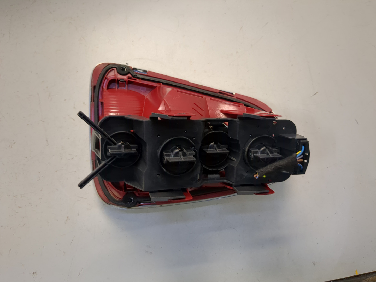 Фонарь задний правый