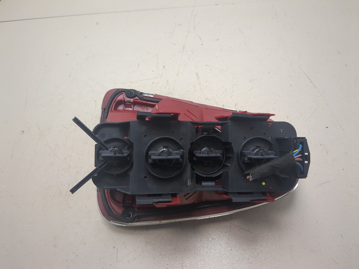 Фонарь задний правый