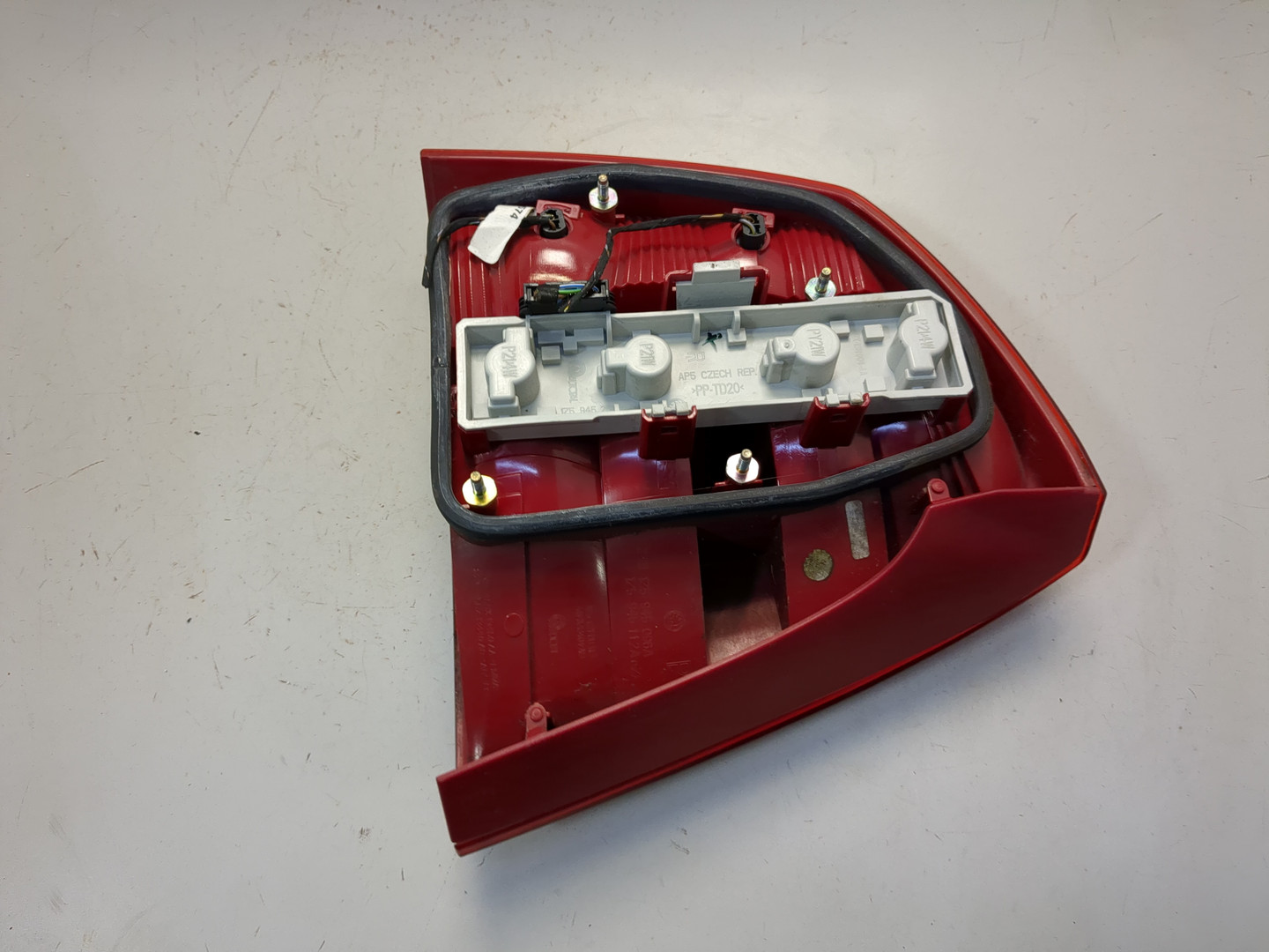 Фонарь задний правый