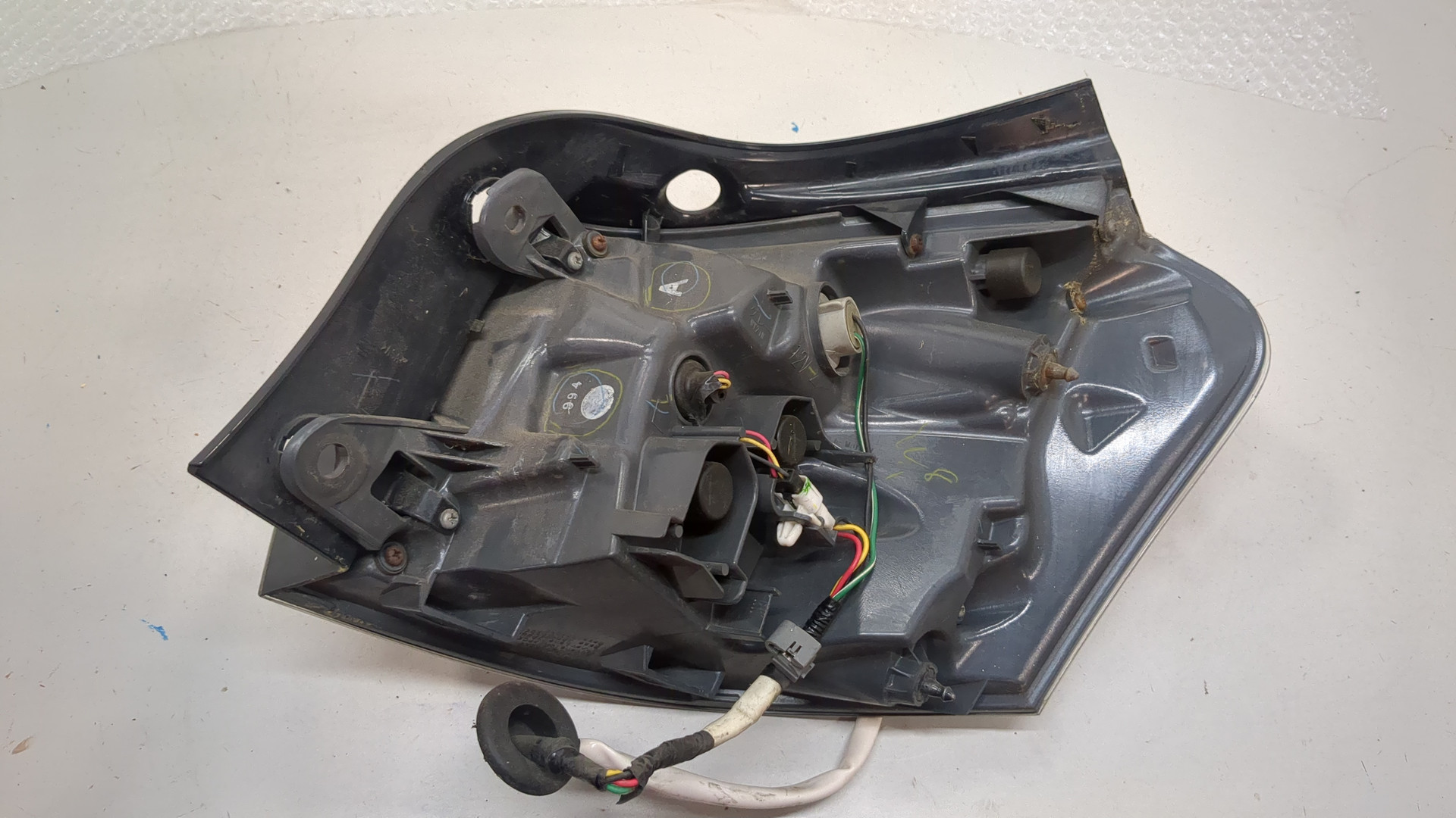 Фонарь задний левый