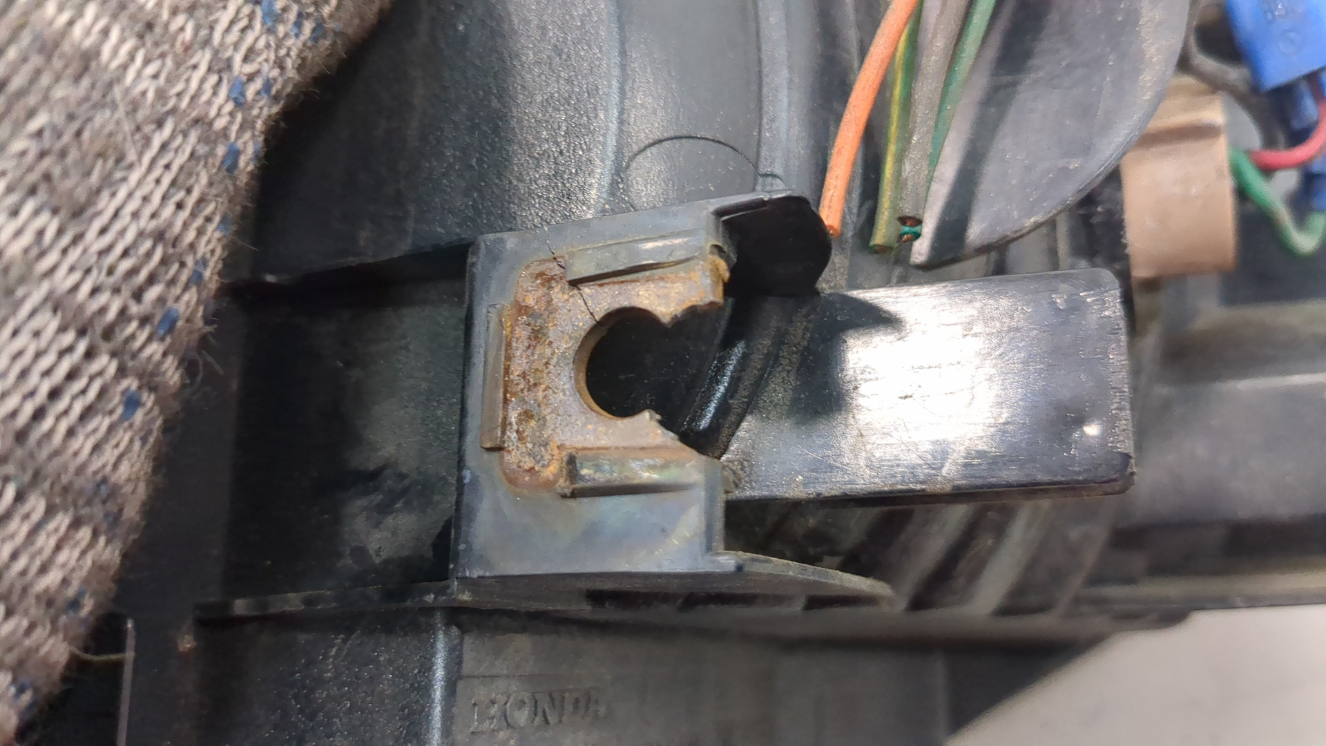 Фонарь задний левый