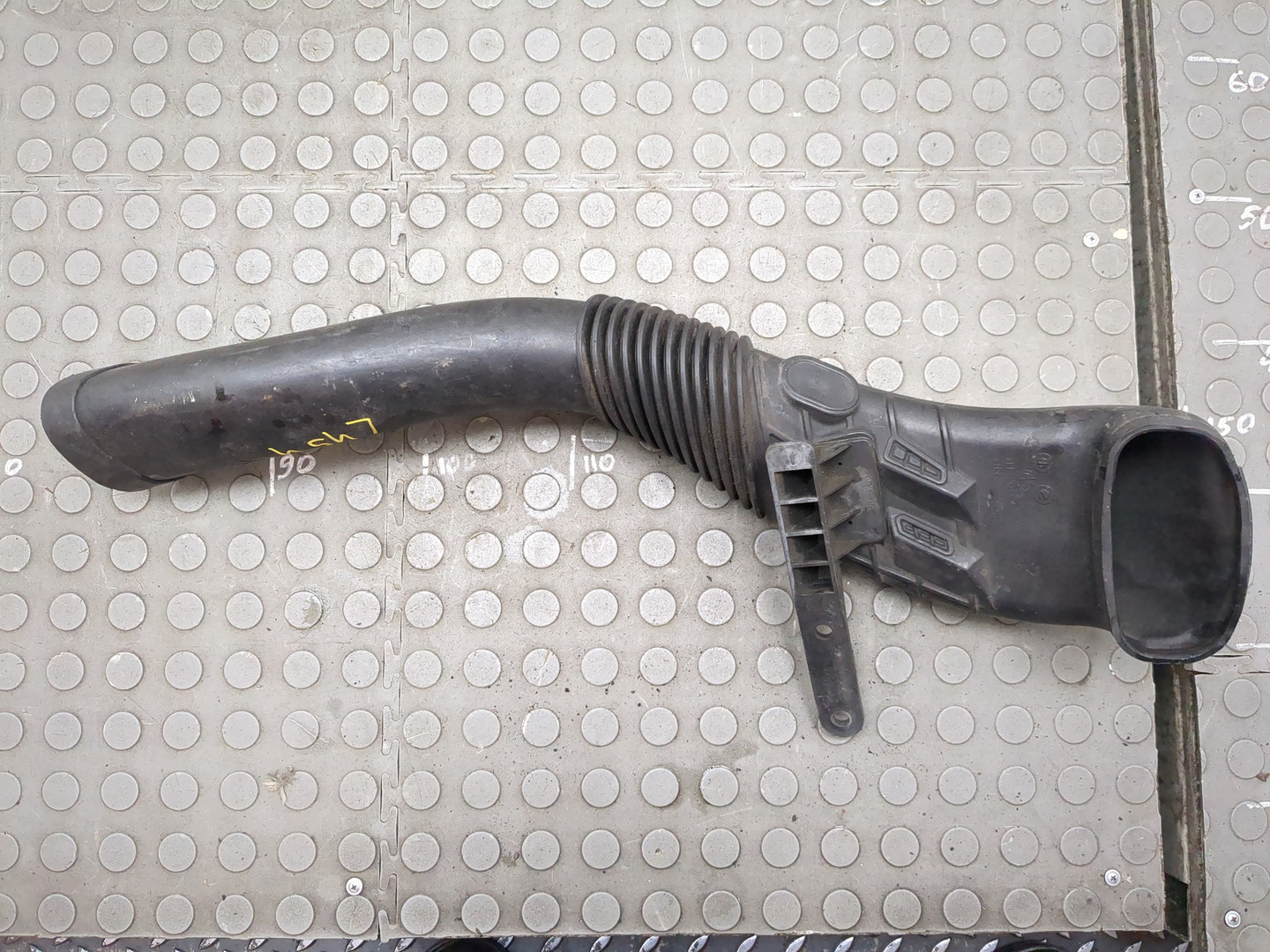 Патрубок воздушного фильтра