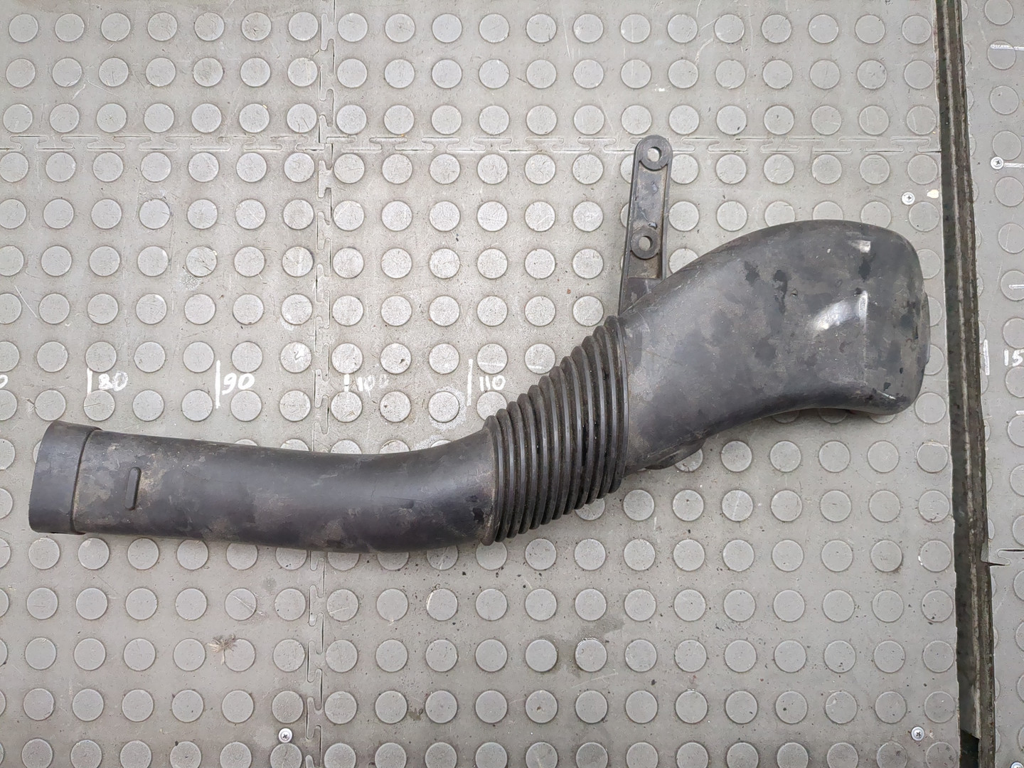 Патрубок воздушного фильтра