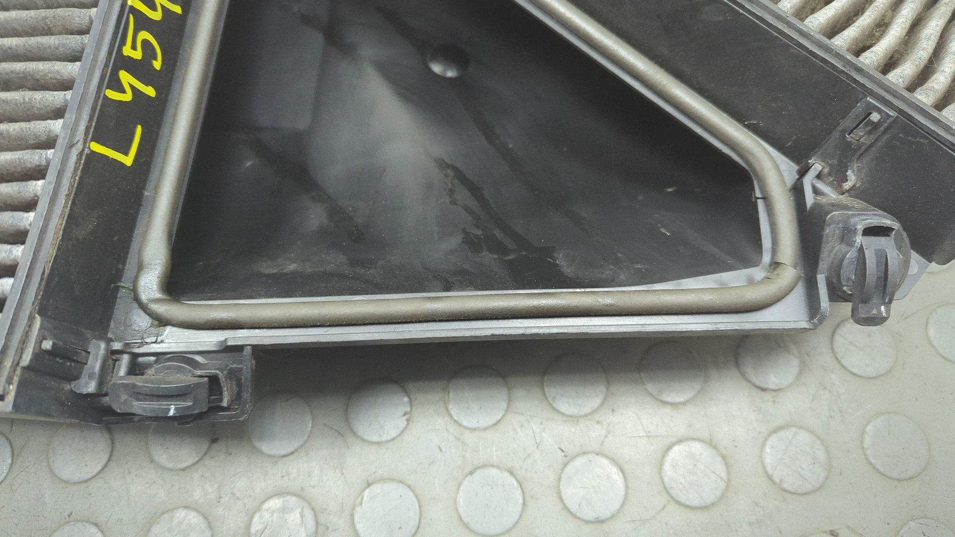 Корпус салонного фильтра