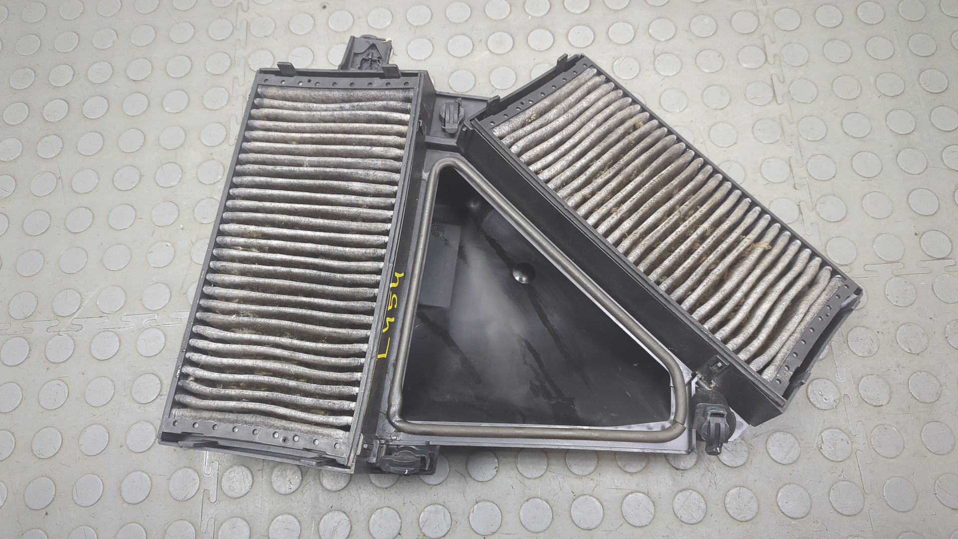 Корпус салонного фильтра