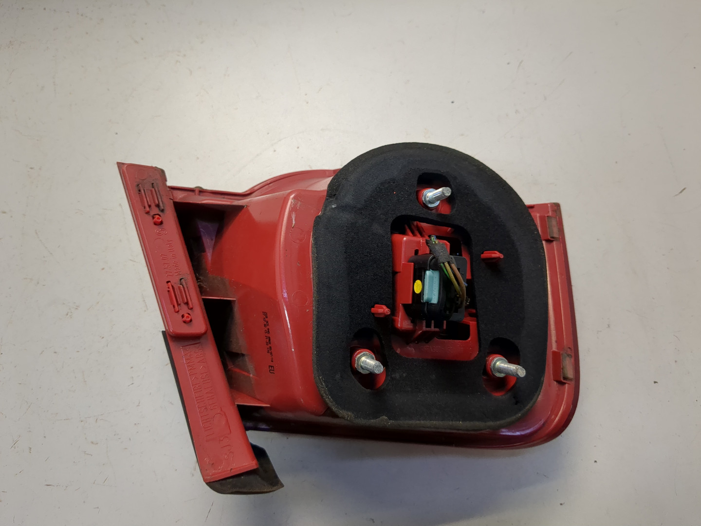 Фонарь задний правый