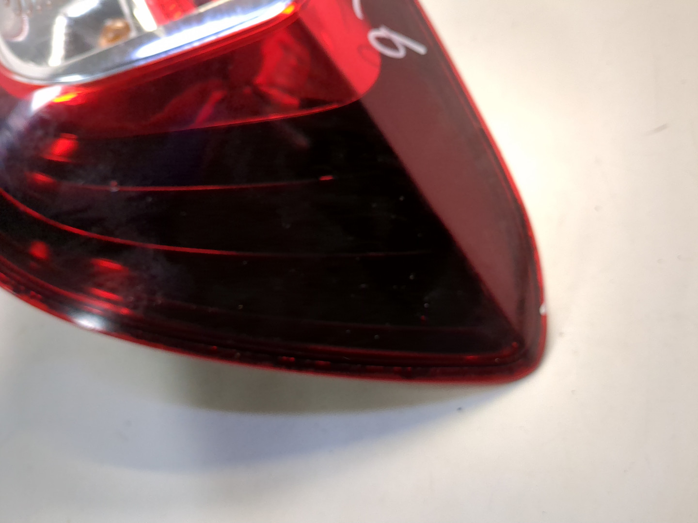 Фонарь задний правый