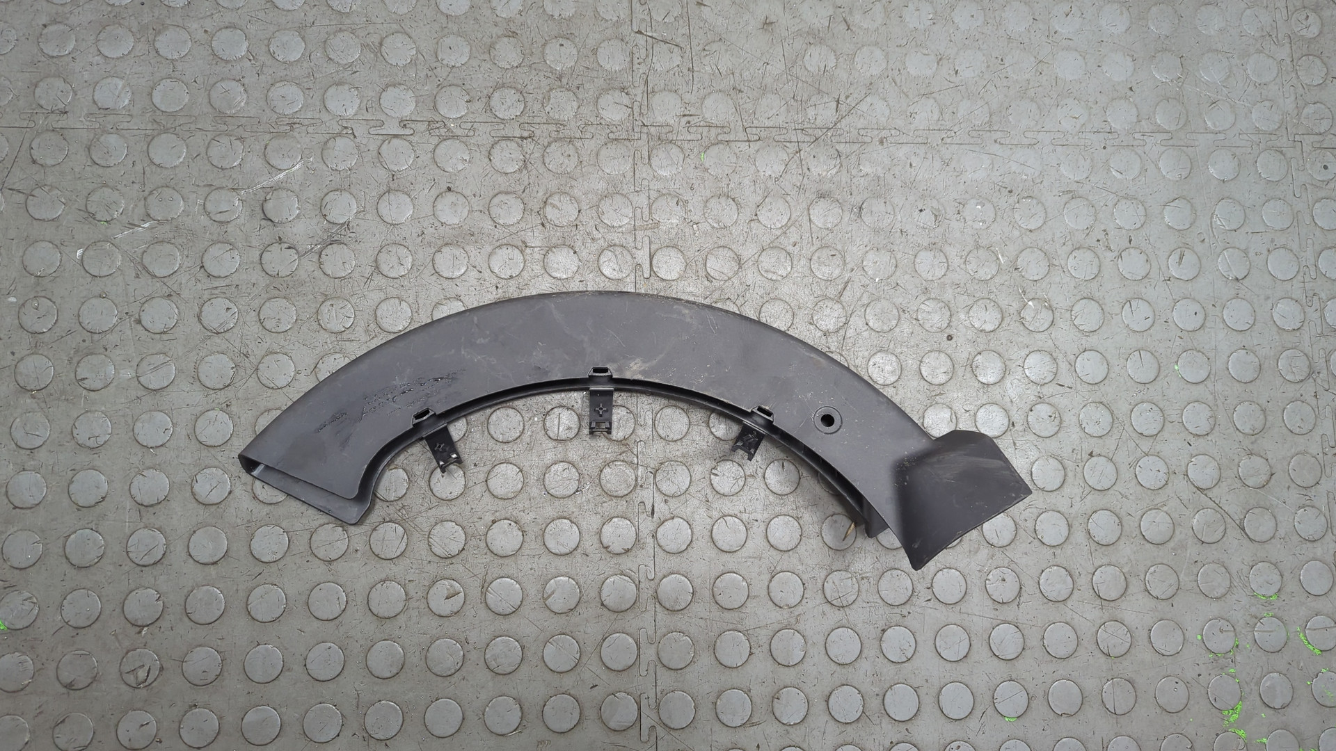 Обшивка багажника