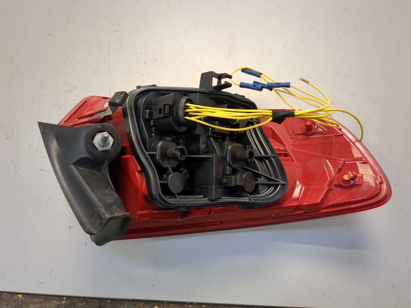 Фонарь задний правый