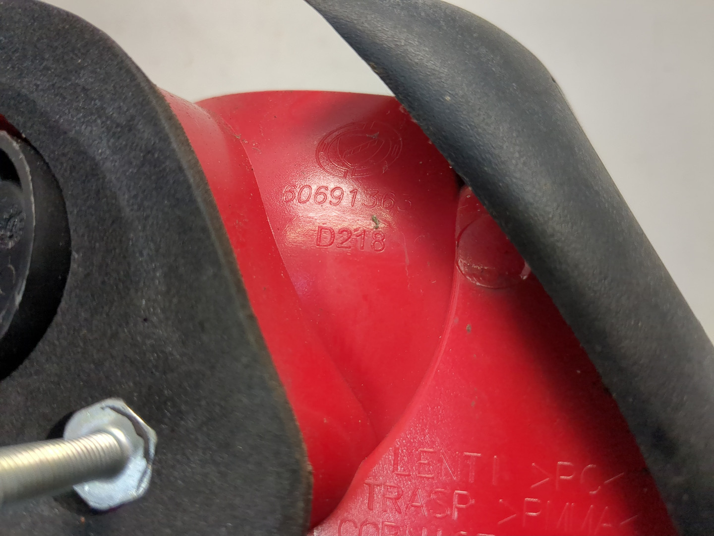 Фонарь задний правый