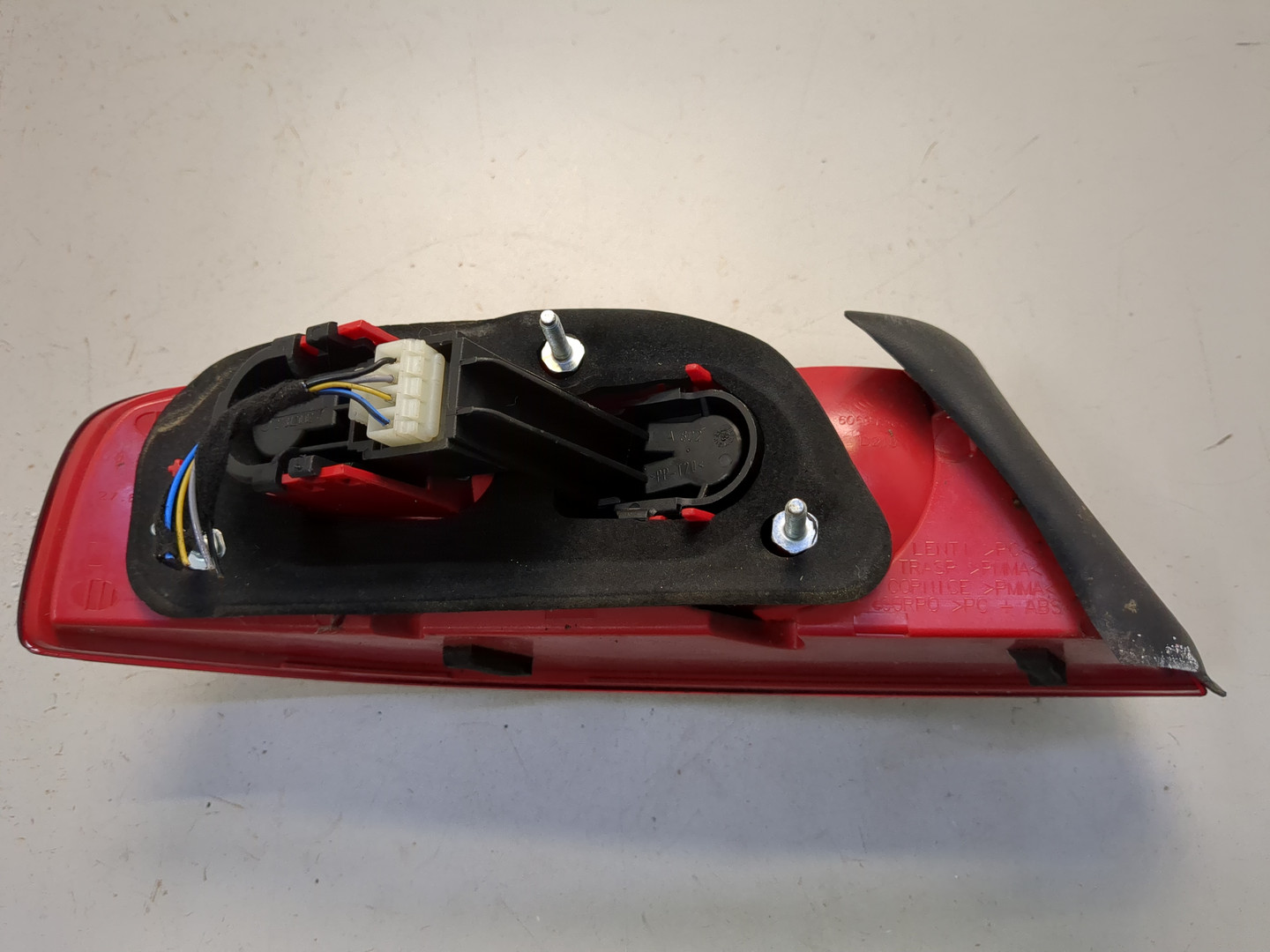 Фонарь задний правый