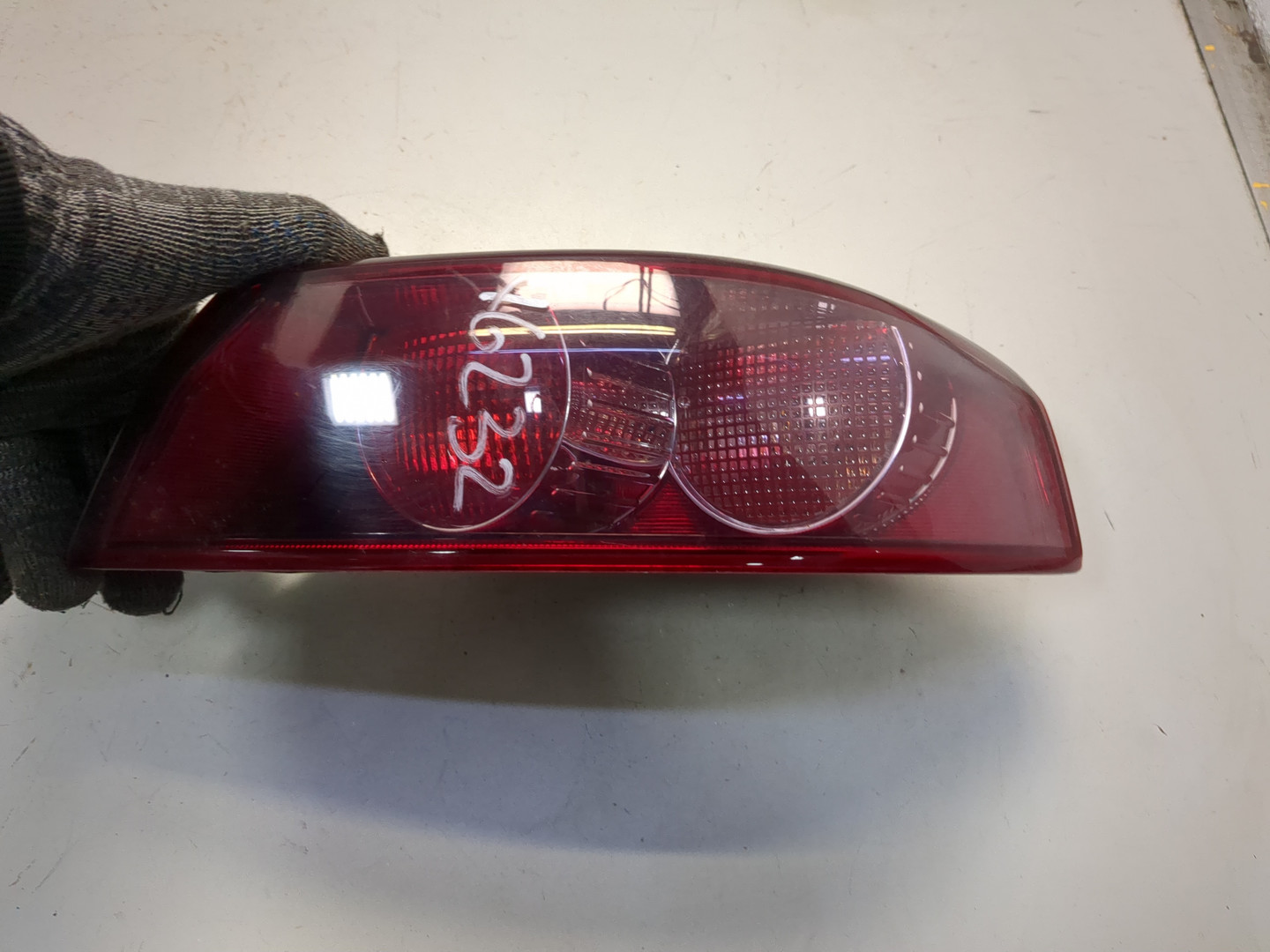 Фонарь задний правый