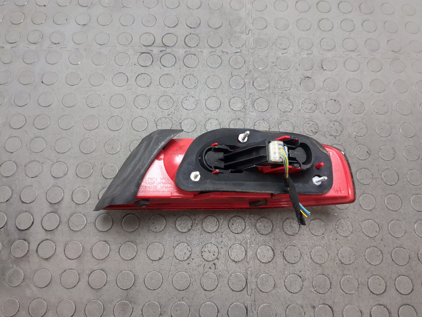 Фонарь задний левый