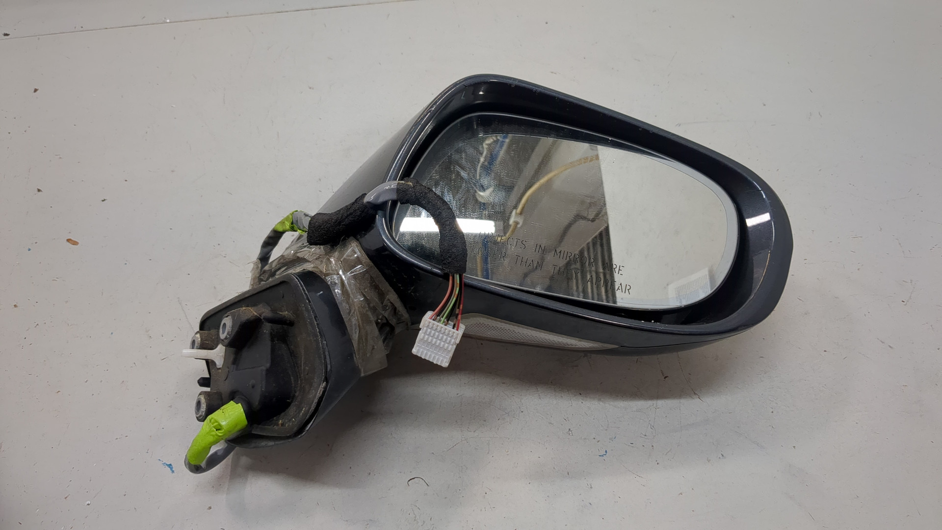 Зеркало правое электрическое